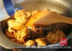 小雞燉榛蘑的做法圖解6