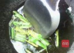 香肠炒蒜薹的做法图解4