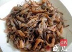 青韭炒河虾的做法图解1