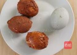 琥珀鸡蛋的做法图解1