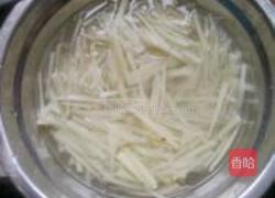 糖醋藕丝的做法图解1