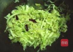 炝炒包菜丝的做法图解7
