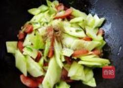 黄瓜片炒香肠的做法图解4