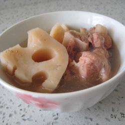 莲藕脊椎骨汤的做法[图]