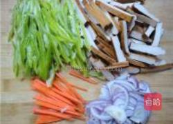 炒三色茶干的做法图解2