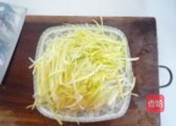 韭黄炒肉丝的做法图解1