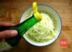 凉拌苤蓝丝的做法图解7