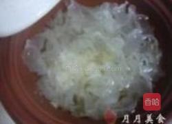 荸荠炖银耳的做法图解3