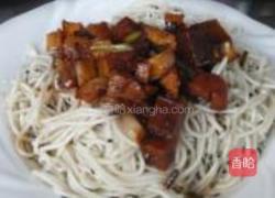 辣肉拌面的做法图解12