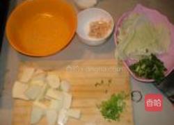 土豆白菜粉丝汤的做法图解1