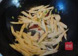 青椒豆丹腐竹的做法图解7