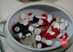 淮杞黄精炖乳鸽的做法图解8