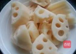 当归莲藕骨头汤的做法图解3