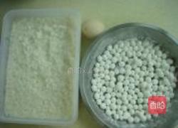 酒酿蛋花汤圆的做法图解1