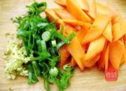 香菇炒菜花的做法图解3