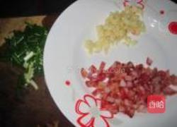 腊肠蛋炒饭的做法图解1