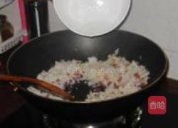 腊肠蛋炒饭的做法图解7
