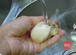 西芹百合炒腰果的做法图解1