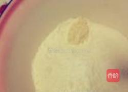 蜂蜜鸡蛋小麻花的做法图解2