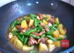 土豆四季豆烧鸡腿的做法图解9