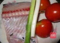 番茄鱼片汤的做法图解1