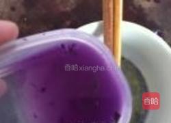 紫甘蓝鸡蛋豆腐羹的做法图解2