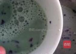 紫甘蓝鸡蛋豆腐羹的做法图解3