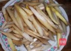泡椒炒藕带的做法图解1