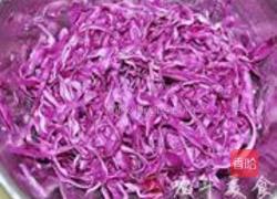 紫甘蓝拌玉米的做法图解2