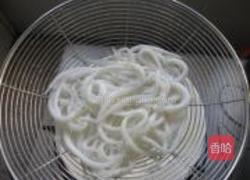 银鱼煎蛋的做法图解2