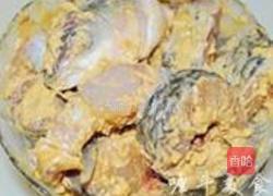 啤酒鱼块炖木耳的做法图解1