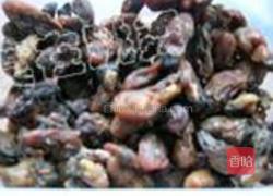 墨鱼蚝干煲筒骨的做法图解2