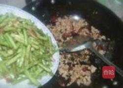 豇豆角炒肉末的做法图解5