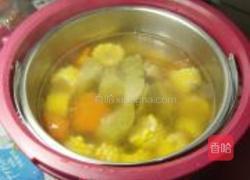 红萝卜猪肉汤的做法图解7