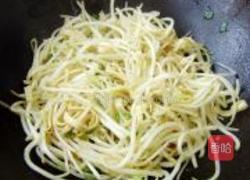 绿豆芽炒干丝的做法图解7
