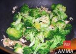 西兰花炒冬瓜的做法图解3