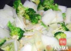 西兰花炒冬瓜的做法图解4