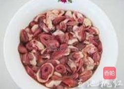 彩椒炒鸡心的做法图解1