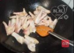 玉米炖鸡爪的做法图解5