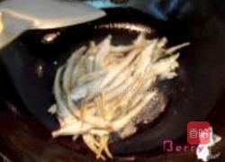 辣味小毛鱼的做法图解4