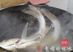 酸菜炖白鲢的做法图解4