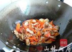 红椒炒肉or肉炒红椒的做法图解5