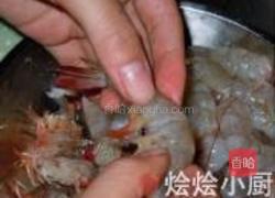 西兰花团虾仁的做法图解1