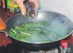豆豉炒莴笋叶的做法图解5