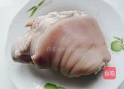 冰糖普洱炖蹄膀的做法图解2