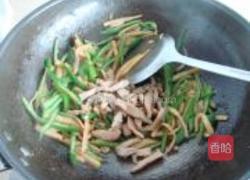 杏鲍菇炒肉丝的做法图解8