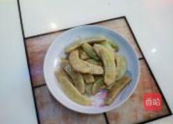 尖椒炒酸扁豆的做法图解1