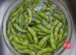 盐水毛豆的做法图解1