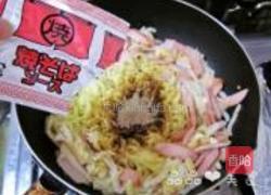白菜香肠炒面的做法图解6