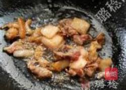 豆芽炒双菌的做法图解3